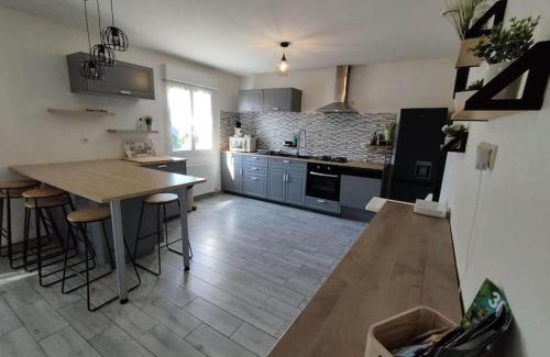 La Chapelle-Montmartin Apartamento | Maison chaleureuse, 35 minutes du zoo
