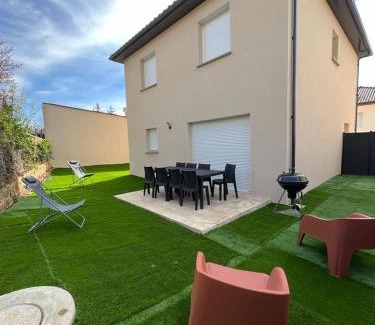 Saint-Genis-Laval Casa | Maison chaleureuse 1