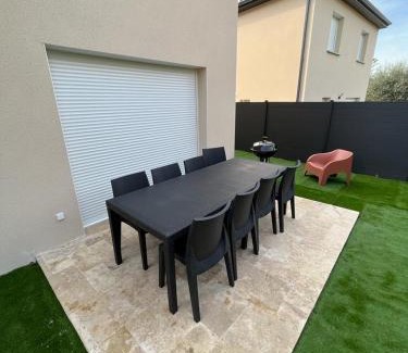 Saint-Genis-Laval Casa | Maison chaleureuse 1