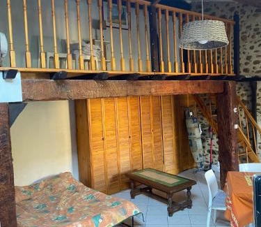 Ille-sur-Tet Apartamento | Maison chaleureuse à Ille-sur-Têt, jardin paisible, clim & cheminée