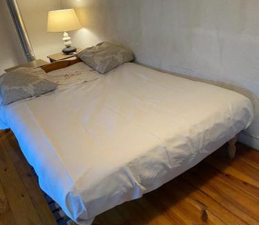 Ille-sur-Tet Apartamento | Maison chaleureuse à Ille-sur-Têt, jardin paisible, clim & cheminée