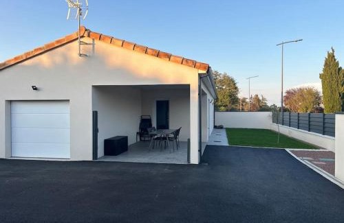 Jaunay-Clan Casa | Maison Chaleureuse à 10 min du Futuroscope