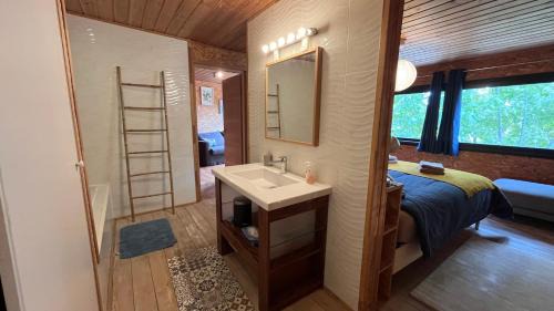 Valreas Casa | Maison Chaleureuse avec Terrasse Privée