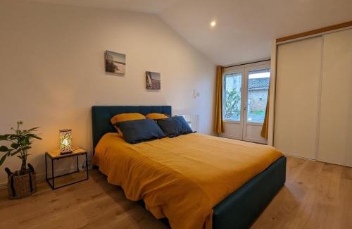 Aunac-sur-Charente Casa | Maison charentaise avec piscine chauffée, jardin privé et proche commerces, idéale pour couples - FR-1-653-228