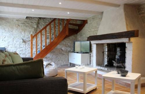 Saint-Pierre-d'Oleron Casa | Maison Charme Ancien, Jardin, 2Km Centre St Pierre, 20min Plage - 5 Couchages - FR-1-246A-65