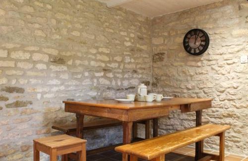 Saint-Pierre-d'Oleron Casa | Maison Charme Ancien, Jardin, 2Km Centre St Pierre, 20min Plage - 5 Couchages - FR-1-246A-65