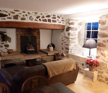 Lanarce Casa | Maison charmante à Lanarce avec vue sur la montagne, jacuzzi.