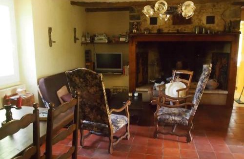 Les Junies Casa | Maison charmante à Les Junies avec vue sur jardin