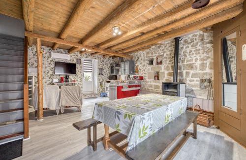 Valprivas Casa | Maison charmante à Valprivas avec jardin privé.