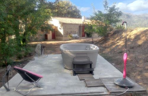 Sartene Casa | Maison charmante avec jacuzzi et vue sur montagne à Sartène