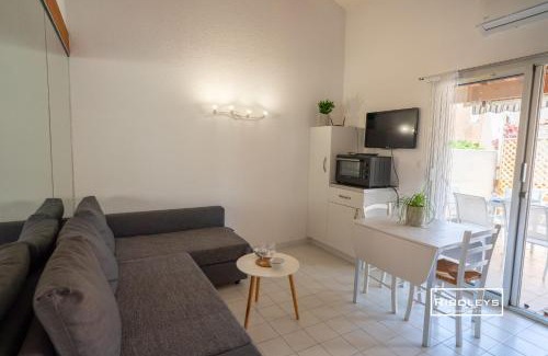 Vias Villa | Maison climatisée avec WIFI à 300m de la mer