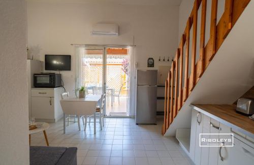 Vias Villa | Maison climatisée avec WIFI à 300m de la mer