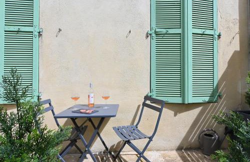 Route d'Arles Apartamento | Maison climatisée Gare à 10 min, idéale familles MaisonCarréeConciergerie