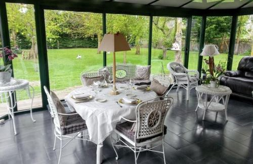 Saint-Germain-du-Pert Casa | Maison confortable à Saint-Germain-du-Pert avec piscine privée