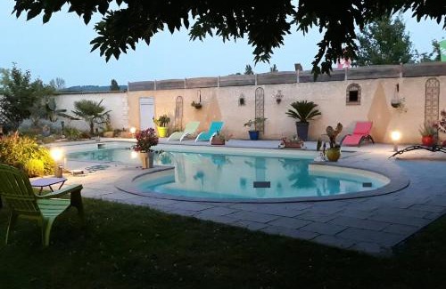 Duravel Casa | Maison confortable à Duravel avec piscine partagée