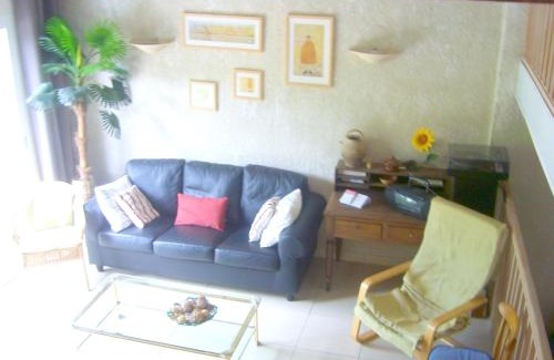Lunas Casa | Maison confortable à Lunas avec vue montagne + jardin