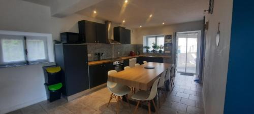 Saint-Sauvant Cama Y Desayuno | Maison confortable 4 personnes - 2 chambres - Espaces partagés