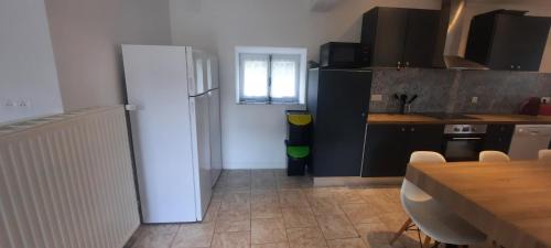 Saint-Sauvant Cama Y Desayuno | Maison confortable 4 personnes - 2 chambres - Espaces partagés