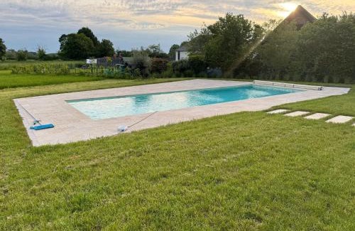 Saint-Eloy-de-Gy Casa | Maison contemporaine avec piscine et jardin, proche de Bourges - FR-1-586-43