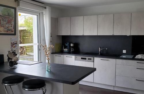 Guerande Casa | Maison cosy à Guérande, proche cité médiévale, avec jardin, terrasse, fibre et home cinéma. - FR-1-306-970