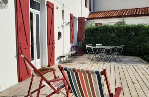 Behobie Casa | Maison Cosy avec Terrasse à 2 Pas de la Plage de Socoa - FR-1-239-716