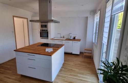 Chalons-en-Champagne Casa | Maison cosy avec Balnéo & jardin