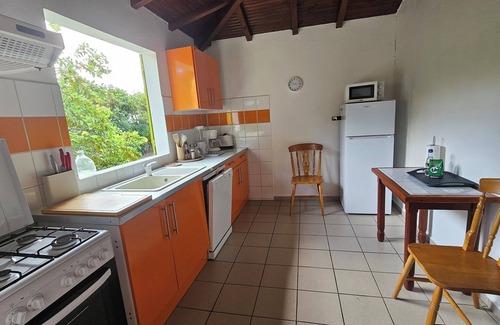 Le Moule Casa | Maison Créole Dans Ravissant Jardin