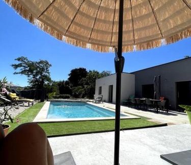 La Chaussee-Saint-Victor Apartamento | Maison d’hôtes accès piscine