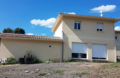 Les Artigues-de-Lussac Casa | Maison de Village