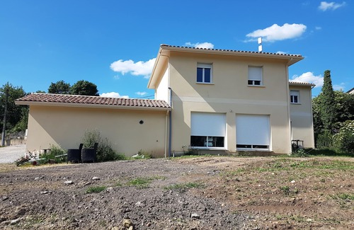 Les Artigues-de-Lussac Casa | Maison de Village