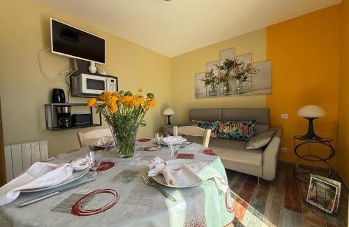Saint-Medard-d'Excideuil Apartamento | Maison de charme avec vue sur Excideuil, au calme - FR-1-839-1