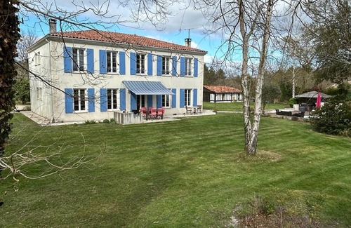 Sainte-Eulalie-en-Born Casa | Maison de maître 5 bedrooms Swimming pool, jacuzzi