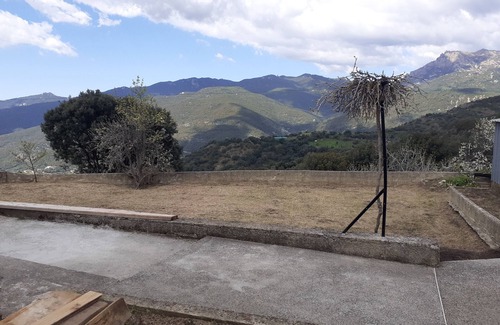 Santa-Maria-Figaniella Casa | Maison Dans un Petit Village de Montagne au Calme