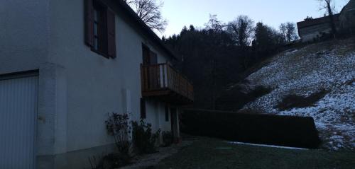 Vic-sur-Cere Casa | maison d'hôte, gîte, la maisonnette