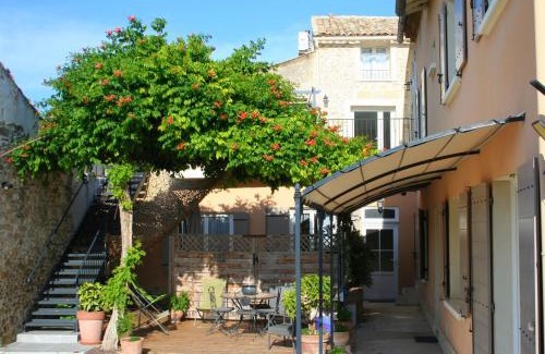 Laudun Cama Y Desayuno | Maison d'hôtes La Bignone