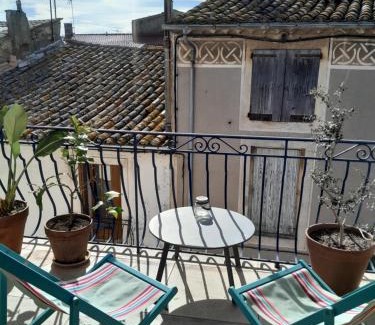 Villeneuve-les-Beziers Casa | Maison dans village du sud