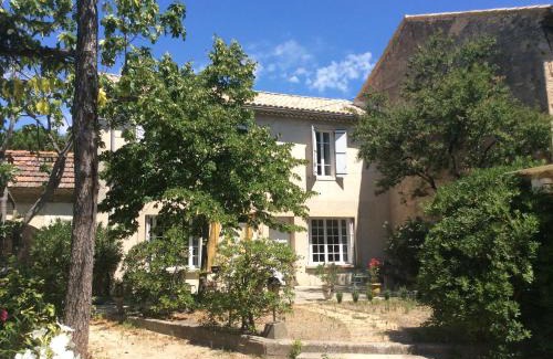 Robion Casa | Maison Daumas Billard Français et Piscine