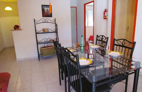 Grospierres Casa | Maison de 2 chambres avec piscine partagee jardin amenage et wifi a Grospierres