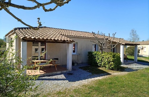 Grospierres Casa | Maison de 2 chambres avec piscine partagee jardin amenage et wifi a Grospierres