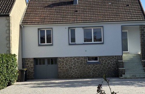 Quettehou Casa | Maison de 3 Chambres, Cuisine Équipée, Terrasse sur Pilotis, 2 Salle de Bains