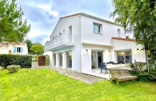 Saint-Augustin Casa | Maison de 4 Chambres Avec 3 Salles de Bain Avec TV Dans Toutes les Chambres