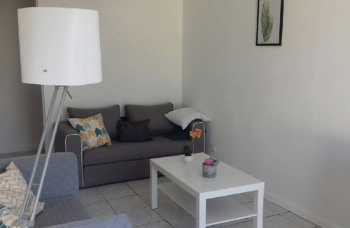 Argenton l'Eglise Casa | Maison de Bourg Spacieuse, 6 Personnes Deux-sèvres