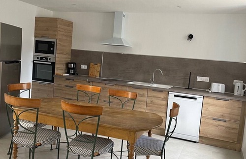 Chartrene Casa | Maison de Campagne le Gault à 5 km du Golf de Bauge, 35 km de Saumur ET Angers