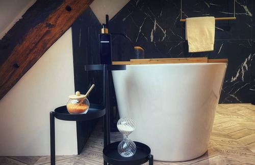 Saint-Maden Casa | Maison de Campagne Avec spa Privatif, Table de Massage. Détente à Deux Assurée