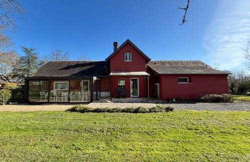 Commes Casa | Maison de campagne lumineuse spacieuse dans impasse au calme a proximité d'un chateau deux vérandas grand jardin cabane pour vélos, pres Port en Bessin et Bayeux, proche plages du débarquement