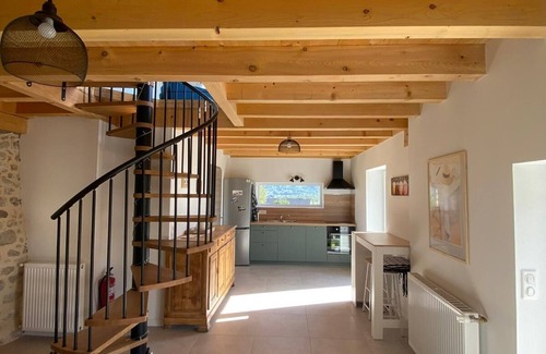 Anglefort Casa | Maison de Campagne Proche Viarhôna Avec Jacuzzi