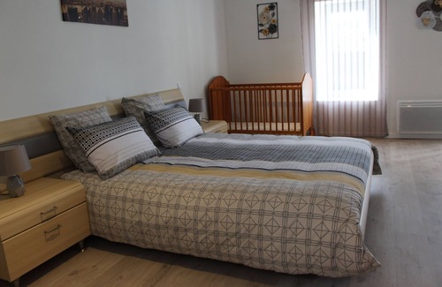 Montcaret Casa | Maison de Campagne Rénovée de 140m², Pouvant Accueillir 6 Personnes
