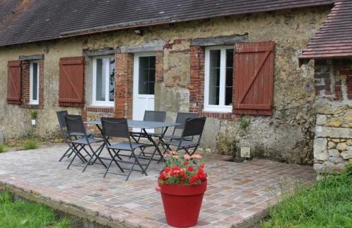 Melleray Casa | Maison de campagne rénovée avec terrasse, 3 chambres et équipement moderne, au cœur des collines du Perche - FR-1-410-447