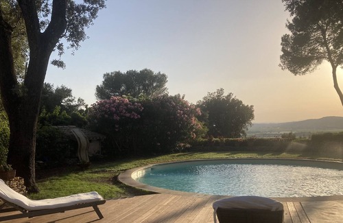 Bellegarde Casa | Maison de caractère avec piscine et tennis 5000m2
