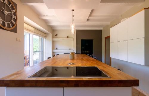Bazeilles-sur-Othain Casa | Maison de charme à la campagne avec terrasse et grand espace extérieur - FR-1-585-76